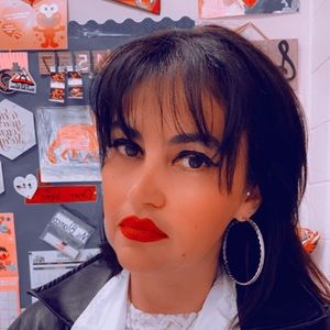 Meet your Posher, Elizabeth